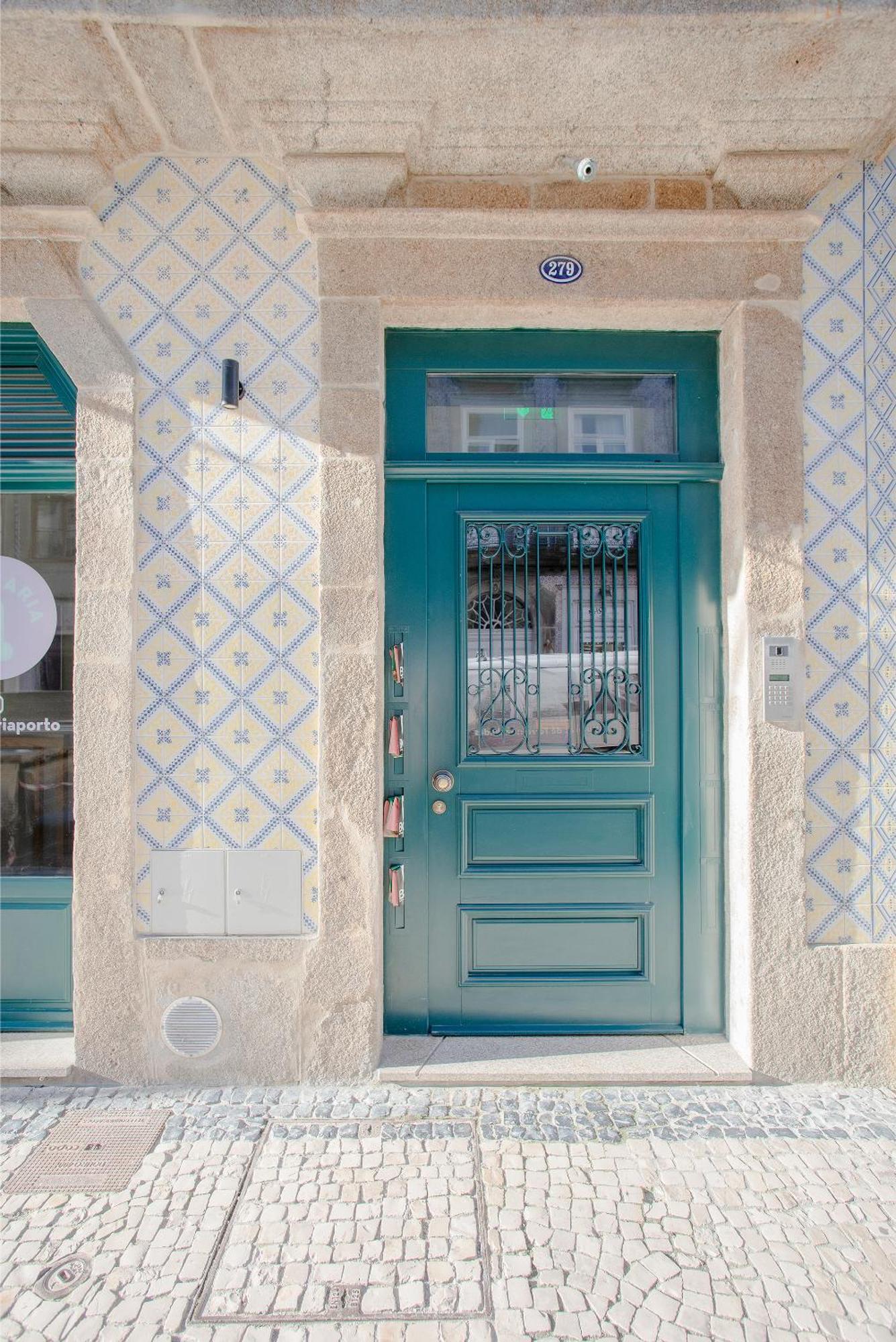 Liiiving In Porto - Cedofeita Charming Apartment Buitenkant foto
